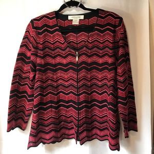 Exclusively Misook petite chevron pattern zip red, pinks and black v neck top